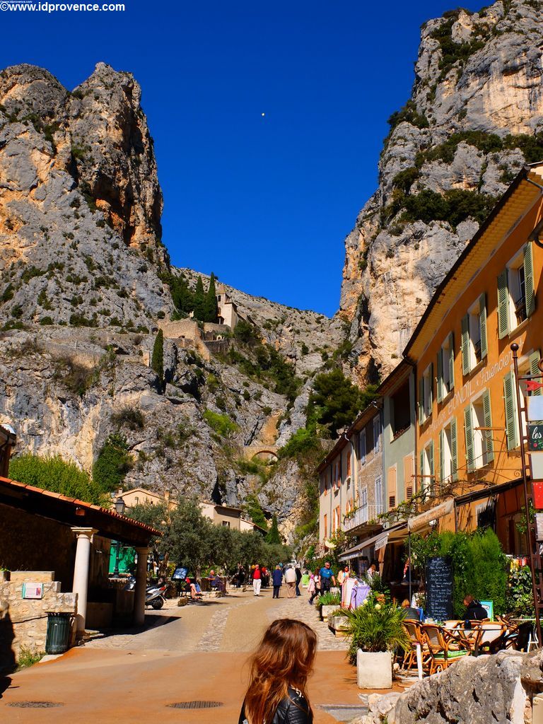 MoustiersSainteMarieProvenzialisches Dorf am du Verdon
