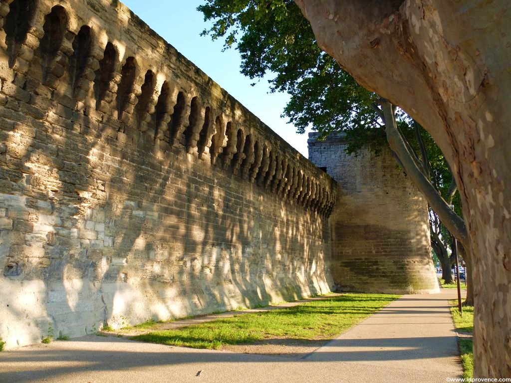 Avignon Stadtmauern, Provence Sehenswürdigkeit