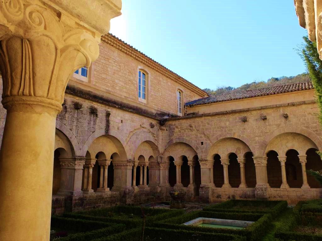 Provence Sehenswürdigkeit Kloster Sénanque