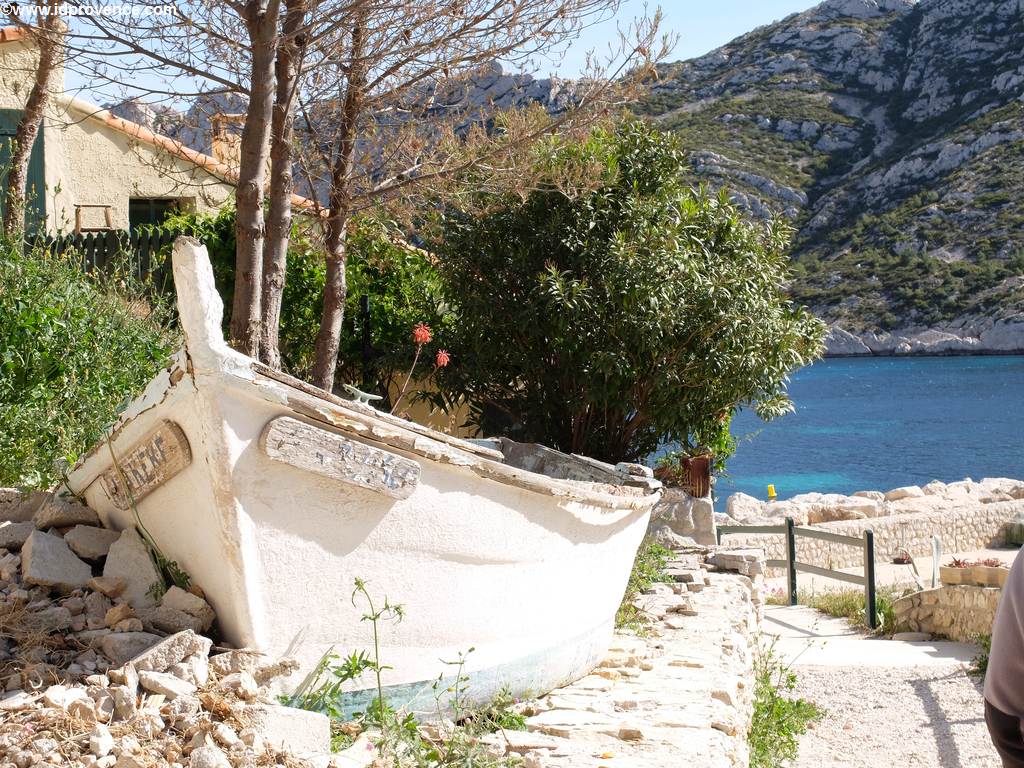 Boot am Strand Marseille im Calanque Sormiou