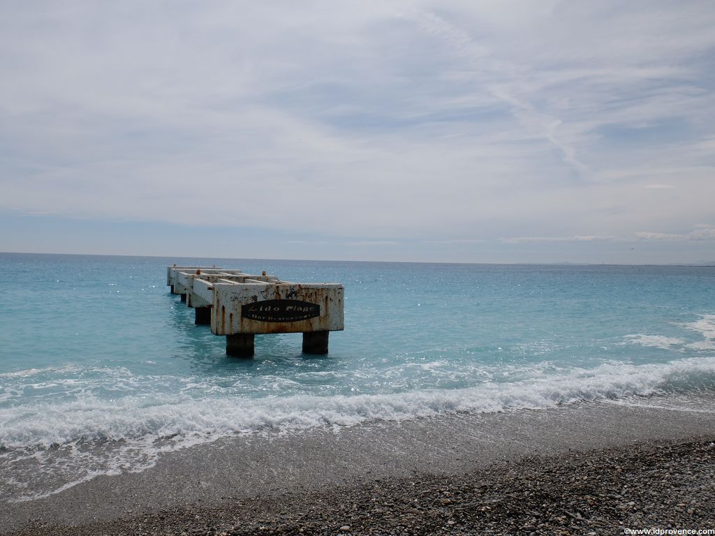 Kieselstrand in der Engelsbucht von Nizza