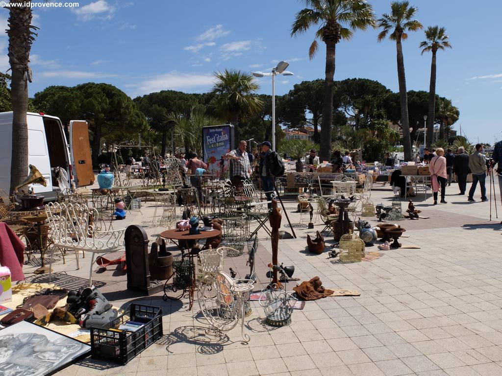 Flohmarkt in Sainte Maxime Frankreich