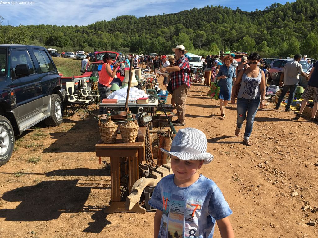 Sehenswürdigkeiten der Provence: Provenzalischer Flohmarkt in Les Arcs