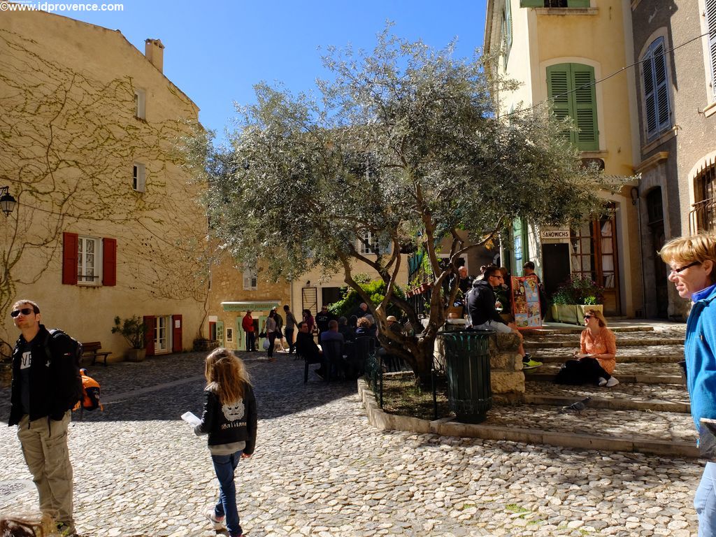 In der Altstadt von Moustiers Sainte Marie