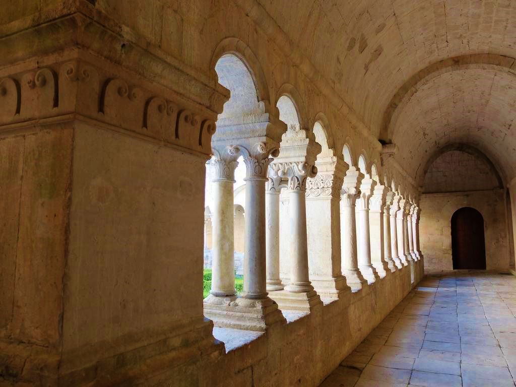Provence Sehenswürdigkeit Kloster Sénanque
