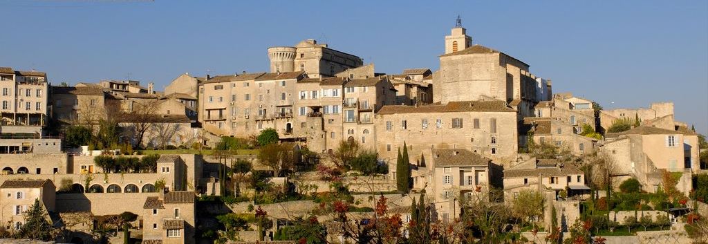 Gordes Frankreich in der Provence mit seinen Sehenswürdigkeiten