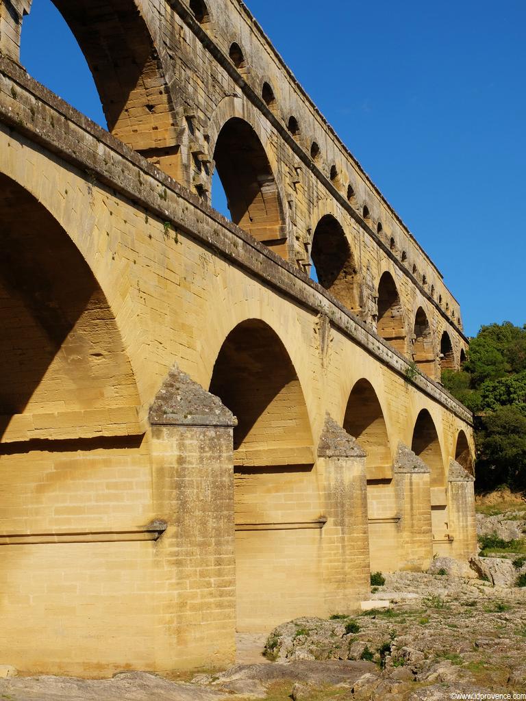 Das Aquädukt in Frankreich Pont du Gard -Sehenswürdigkeit in Südfrankreich