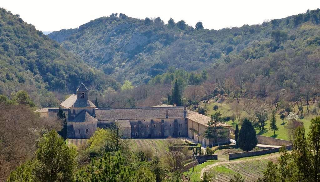 Provence Sehenswürdigkeit Kloster Sénanque