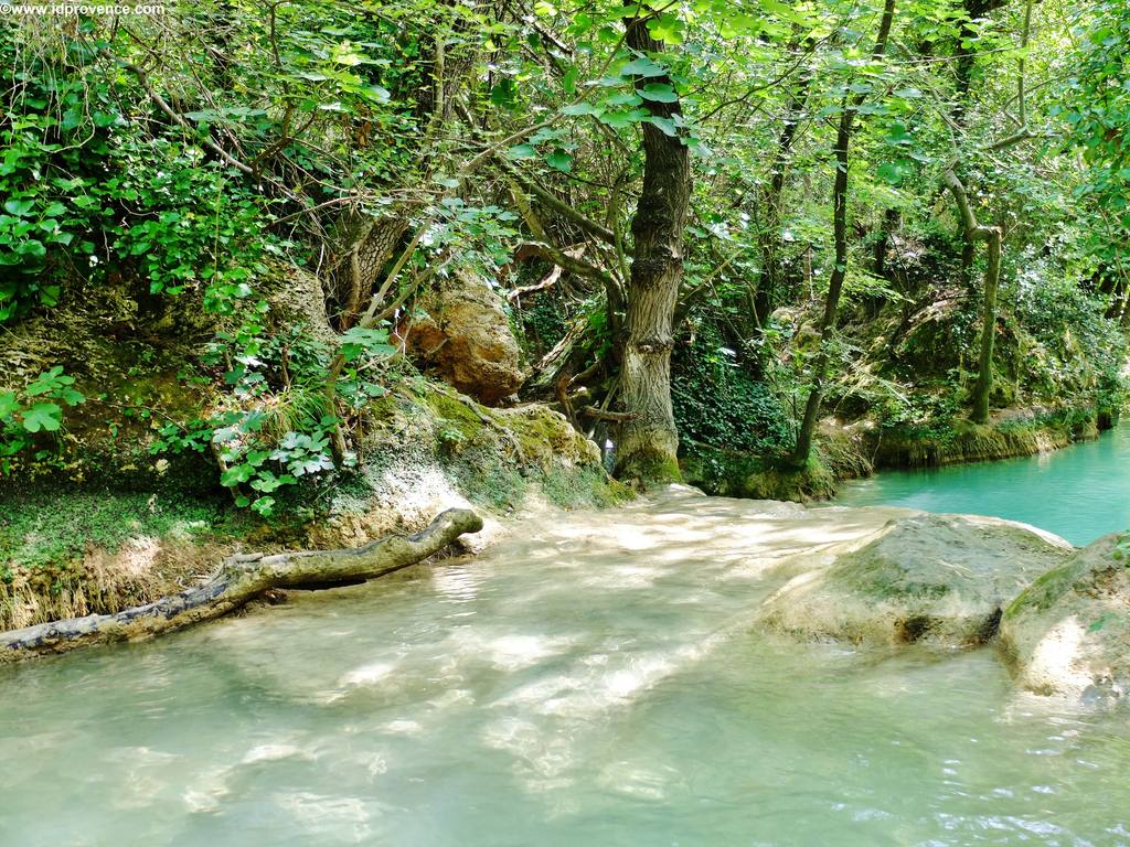 Sehenswürdigkeiten der Provence Die Wasserfälle von Sillans-la-Cascade