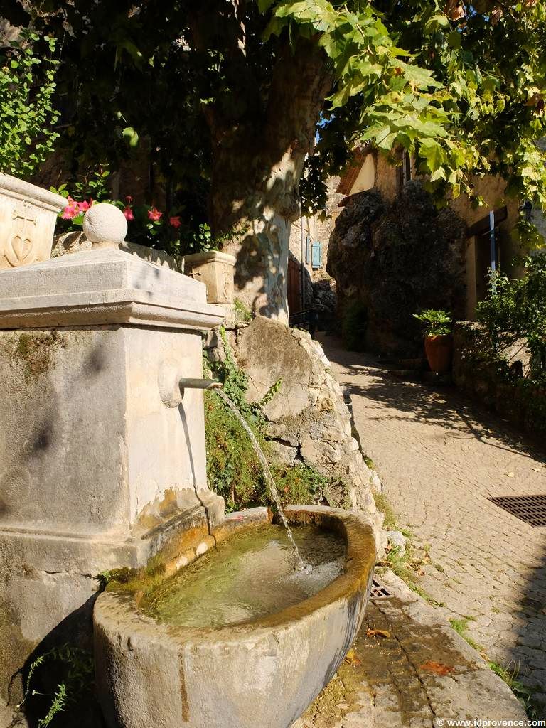 Provence Sehenswürdigkeit Tourtour auf 635 Höhenmetern