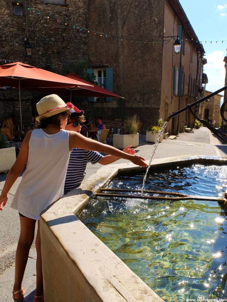 Provence Sehenswürdigkeit Tourtour auf 635 Höhenmetern