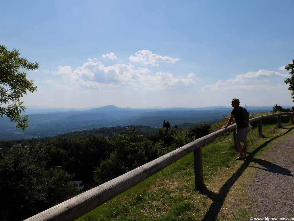 Provence Sehenswürdigkeit Tourtour auf 635 Höhenmetern