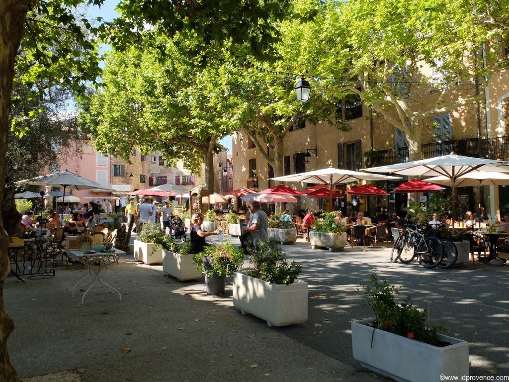 Provence Sehenswürdigkeit Tourtour auf 635 Höhenmetern