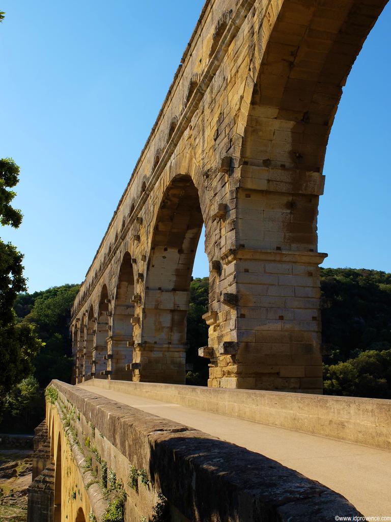 Das Aquädukt in Frankreich Pont du Gard -Sehenswürdigkeit in Südfrankreich