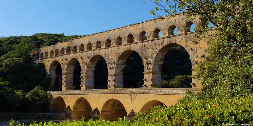 Das Aquädukt in Frankreich Pont du Gard -Sehenswürdigkeit in Südfrankreich